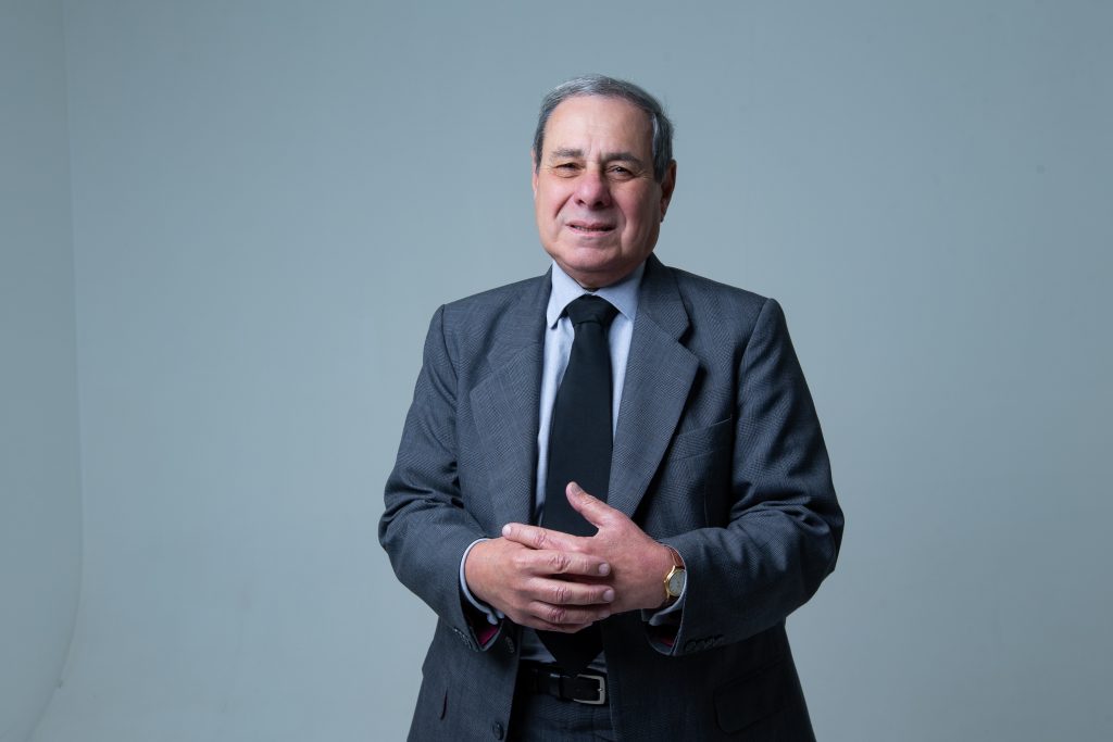 Mario Esper, presidente da ABNT, em retrato institucional.