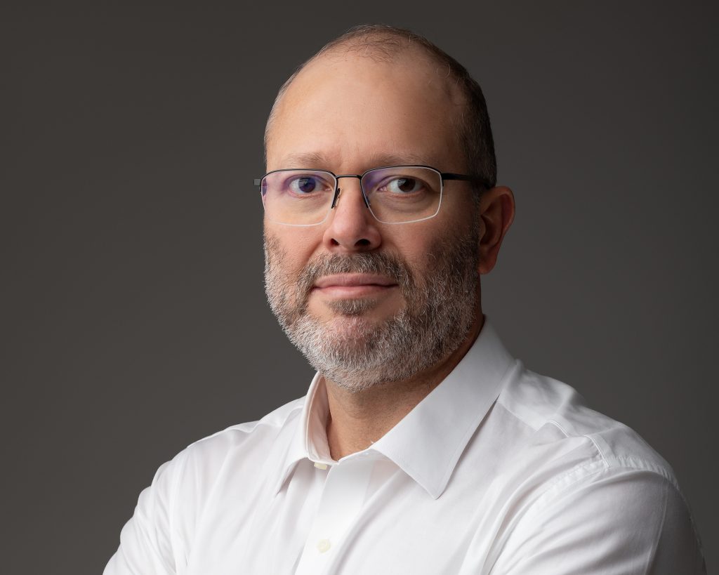 Retrato do escritor e procurador de Justiça Humberto Pimentel, autor do romance policial “Morte na fronteira”.